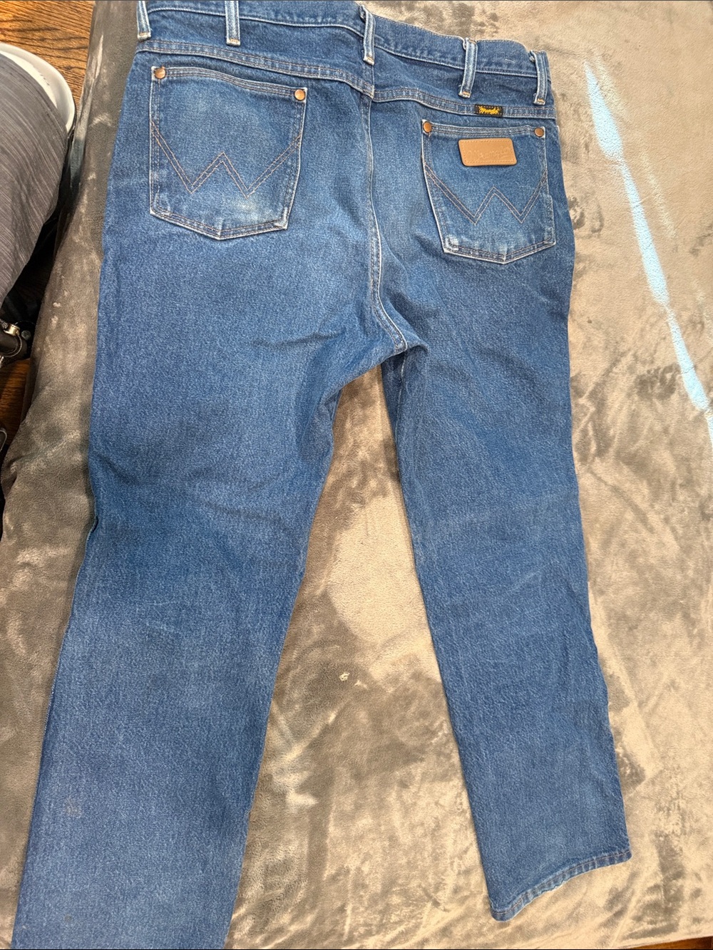 Wrangler Men's Straight Jeans in Blue Denim